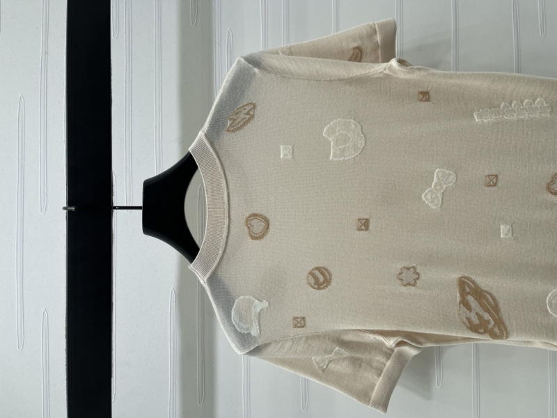 H**me5 sweaters